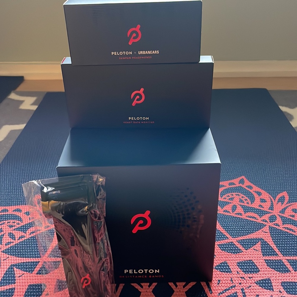 Peloton Bundle: Resistance Bands, Headphones, Heart monitor & Yoga Strap